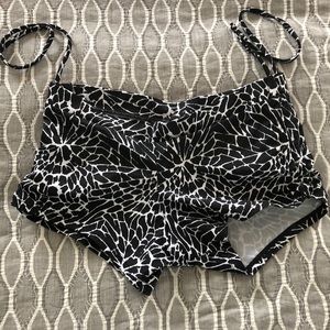 Onzie side string yoga shorts